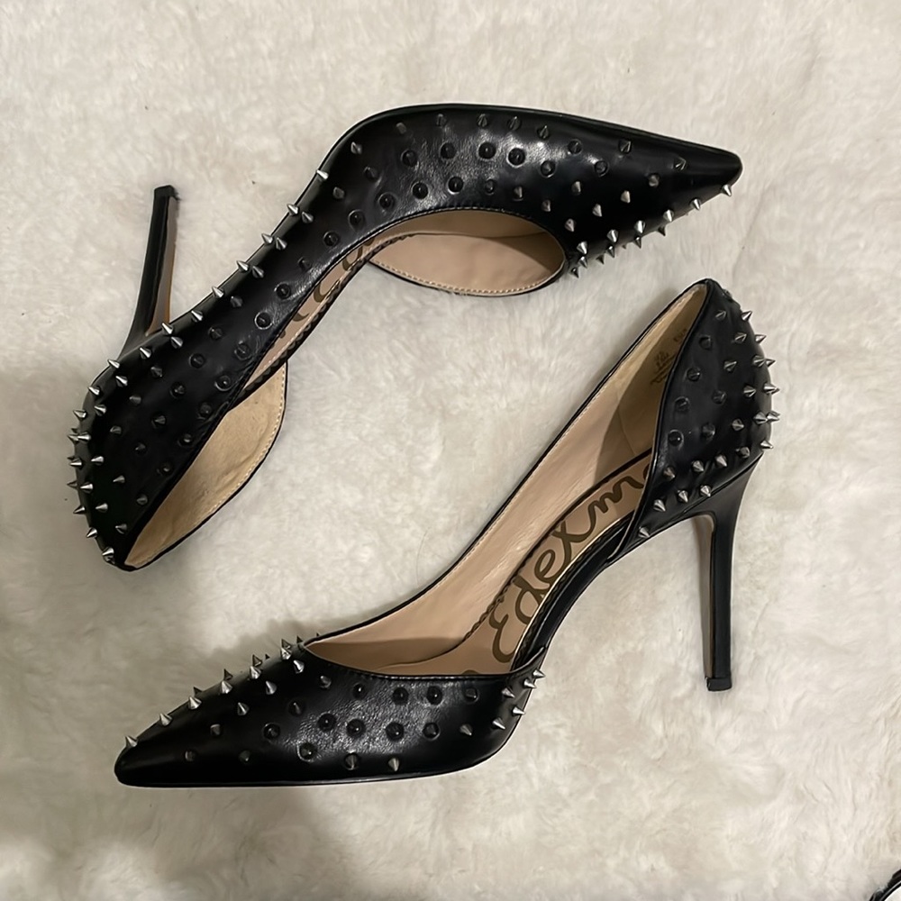 Heels - Picture 2 of 4